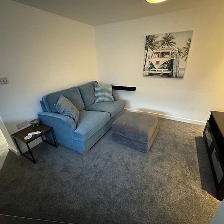 Modern 1 Bed Apartment With Car Parking Bitton Екстериор снимка